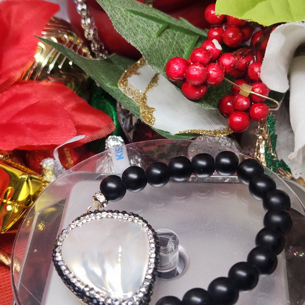 Elegant Black Onyx Beaded Bracelet with Mother of Pearl Pendant